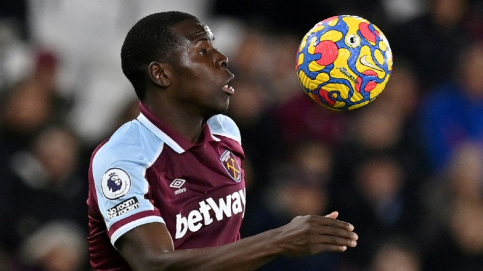 Verein belegt Fu&szlig;baller Zouma nach Misshandlung von Katze mit Geldstrafe