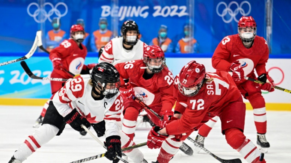 JO-2022/Covid: les hockeyeuses russes et canadiennes jouent masqu&eacute;es