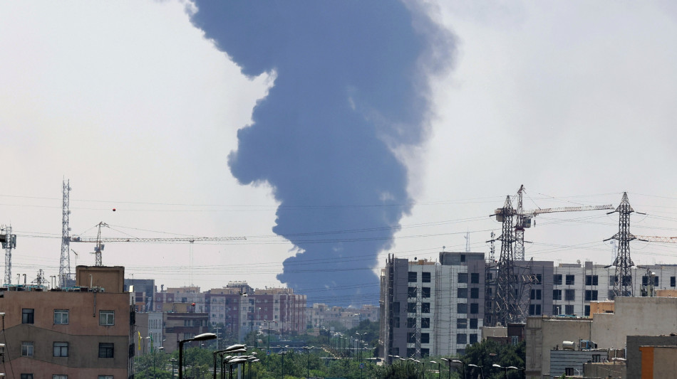 Israele colpisce Mashhad, raid pi&ugrave; in profondit&agrave; in Iran
