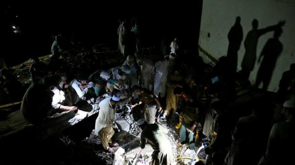 Au Pakistan, la recherche des disparus de la mousson, &agrave; la lueur des t&eacute;l&eacute;phones