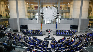 Bundestag berät über Bezahlkarte, Selbstbestimmungsgesetz und Namensrecht