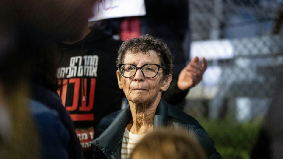 Una reh&eacute;n liberada pregunt&oacute; al jefe de Ham&aacute;s si no estaba "avergonzado" por sus actos, seg&uacute;n su nieto