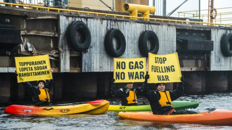 Greenpeace bloquea una descarga de gas ruso en Finlandia