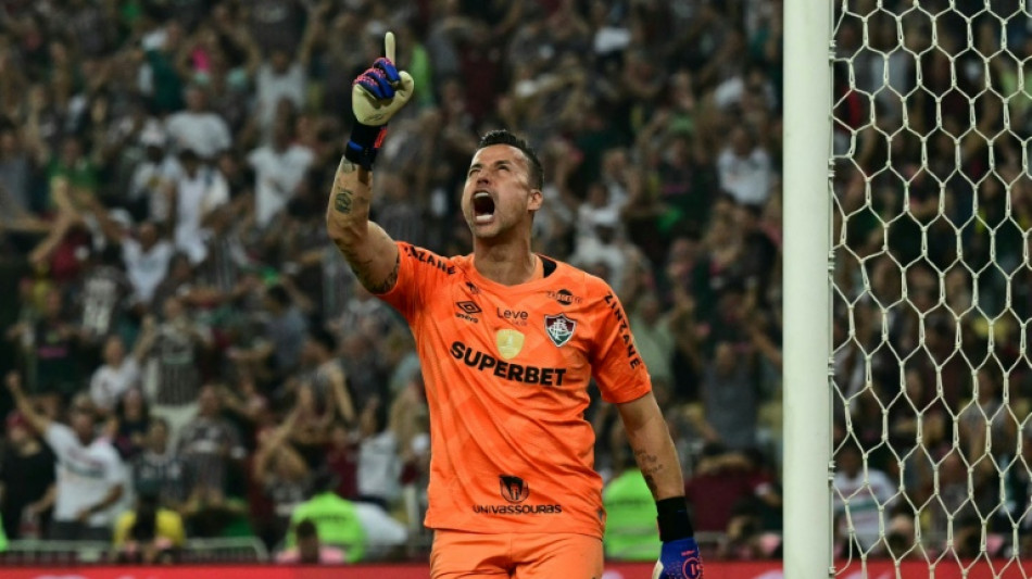 Fluminense confia em F&aacute;bio, jogador mais velho da Copa de Clubes, para deter o Dortmund