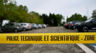 Promotoria francesa indicia 21 pessoas em onda de ataques a pris&otilde;es