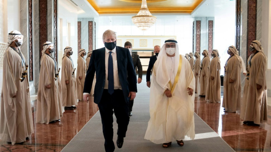 Boris Johnson visita países árabes en medio de la disparada de precios del petróleo