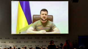 Ukrainischer Präsident fordert erneut Lieferung von schweren Waffen