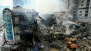 Inc&ecirc;ndio em shopping center no Paquist&atilde;o deixa 21 mortos  