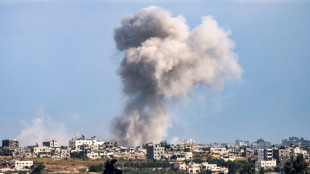 Frappes et combats à travers Gaza, fuite massive de Rafah