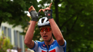 Merlier pips Milan to Giro third stage, bold Pogacar holds lead