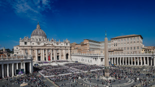 Il Papa, 'basta aggressioni a medici, s'investa nella sanit&agrave;'