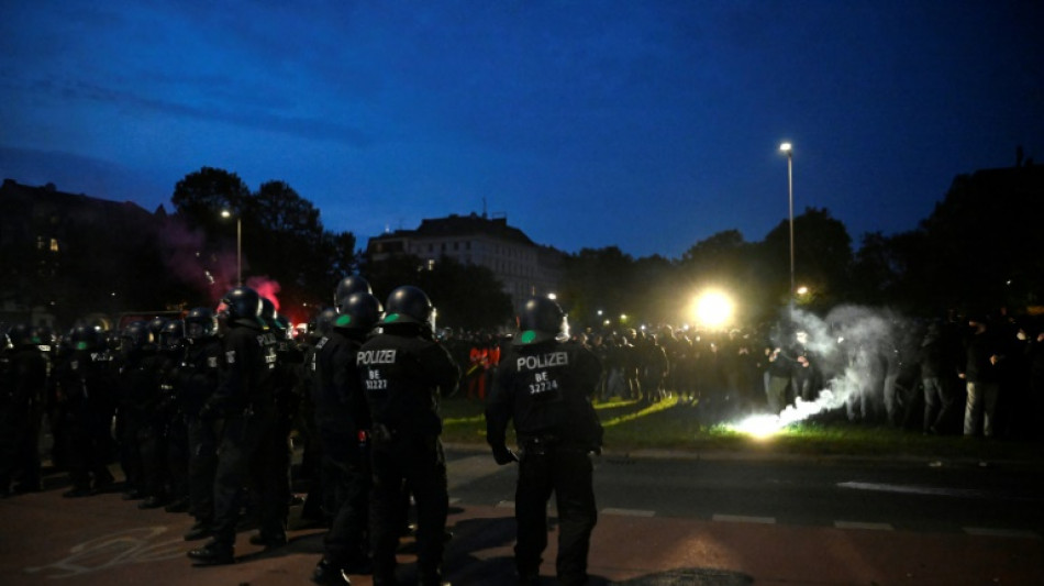 Berliner Polizist darf in sozialen Medien vorläufig nicht als "Officer" auftreten