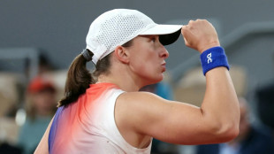 Swiatek marks birthday with comfortable win at French Open