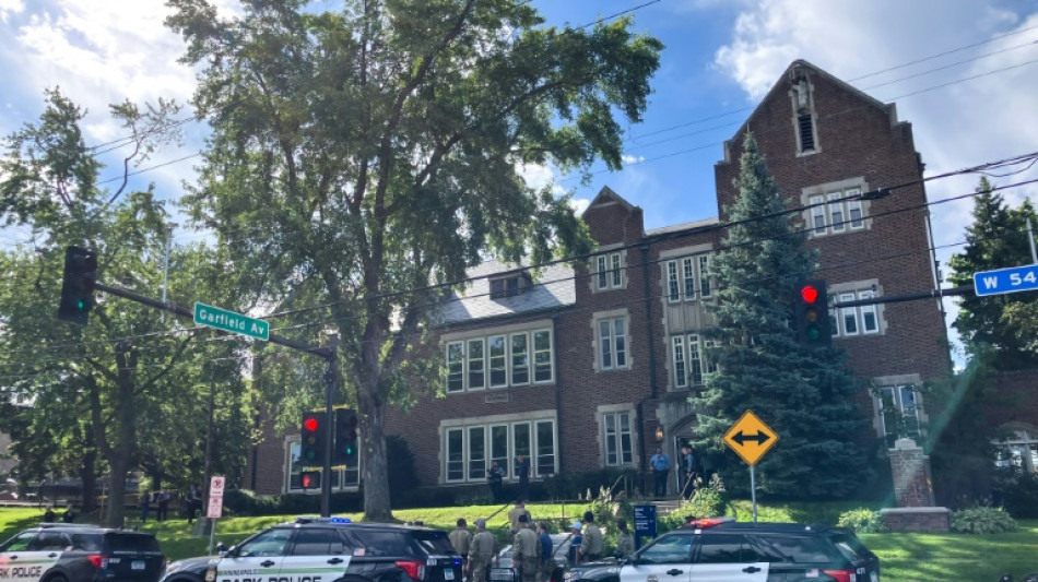 Tirador mata a dos niños y hiere a otras 17 personas en iglesia de EEUU