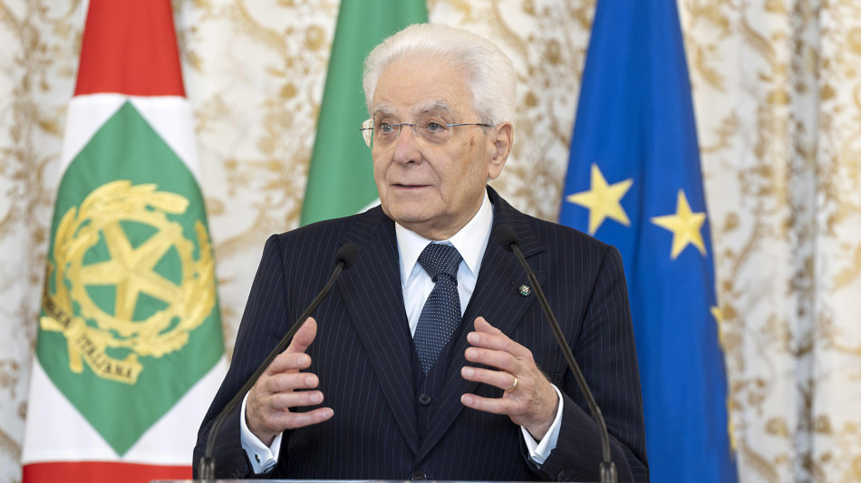 Mattarella dimesso dall'ospedale, &egrave; al Quirinale