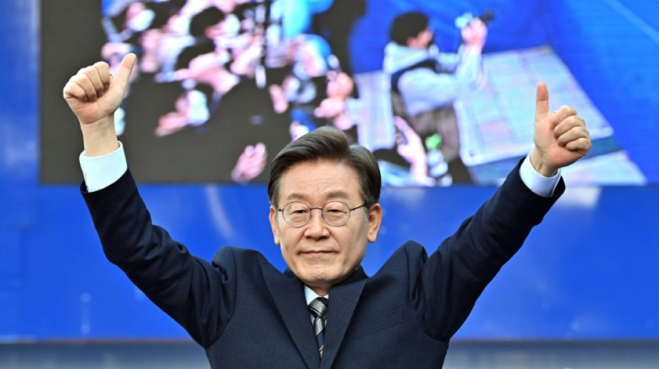 Corea del Sur elige presidente entre un antifeminista y un liberal envuelto en escándalos