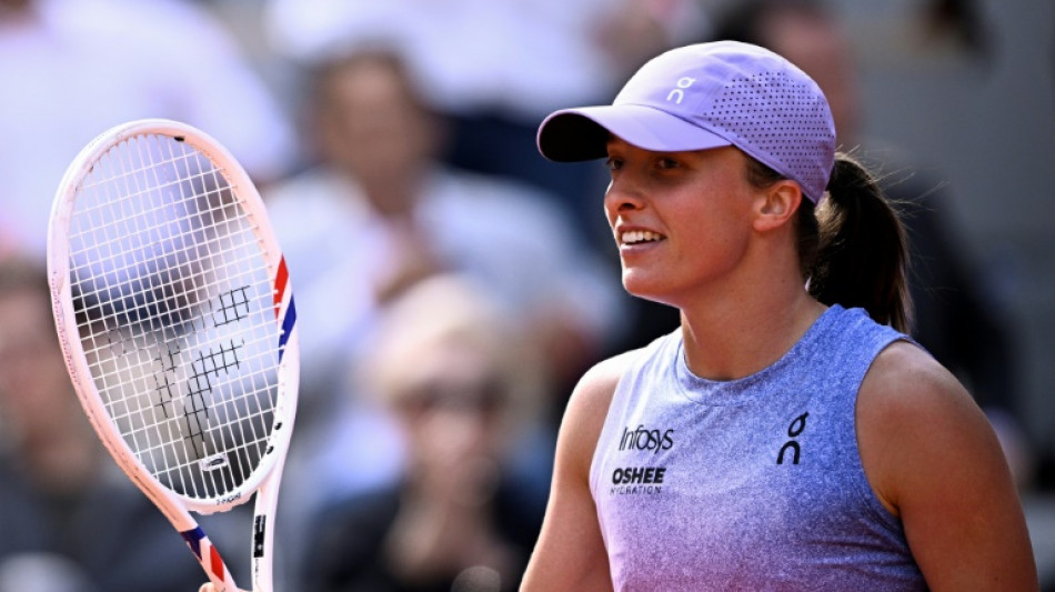 Swiatek atropela Raducanu e vai &agrave; 3&ordf; rodada de Roland Garros