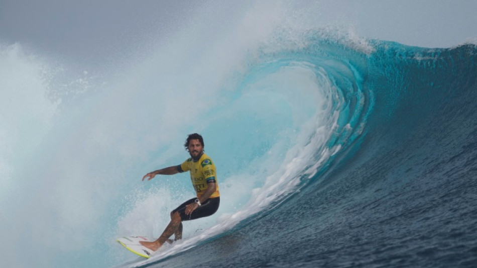Bicampe&atilde;o mundial de surf, Filipe Toledo anuncia pausa para se recuperar