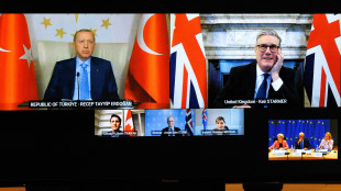 Ucraina: Erdogan, 'tregua per attacchi aerei e marittimi'