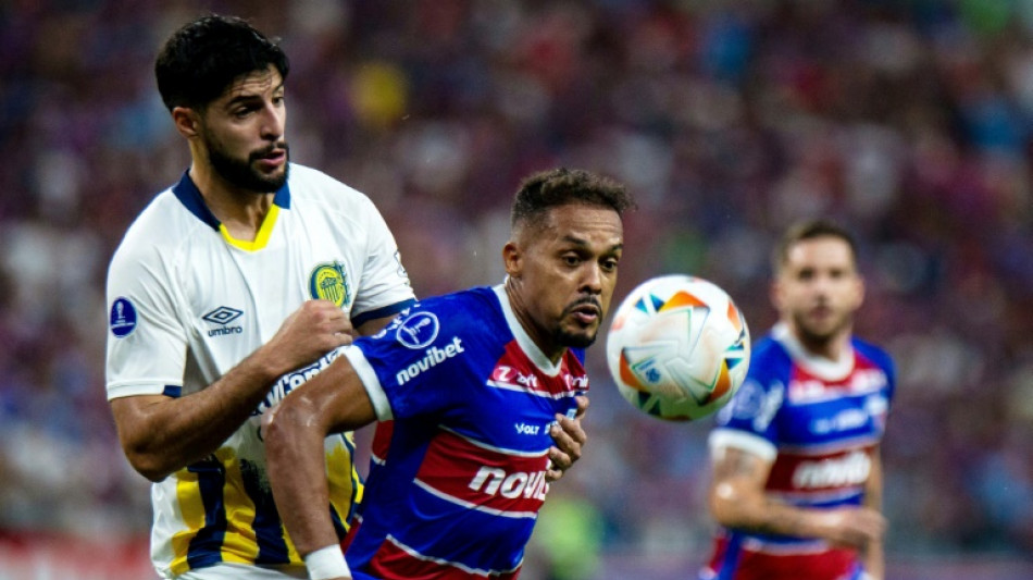 Fortaleza vence Rosario (3-1) de virada e vai &agrave;s quartas da Sul-Americana