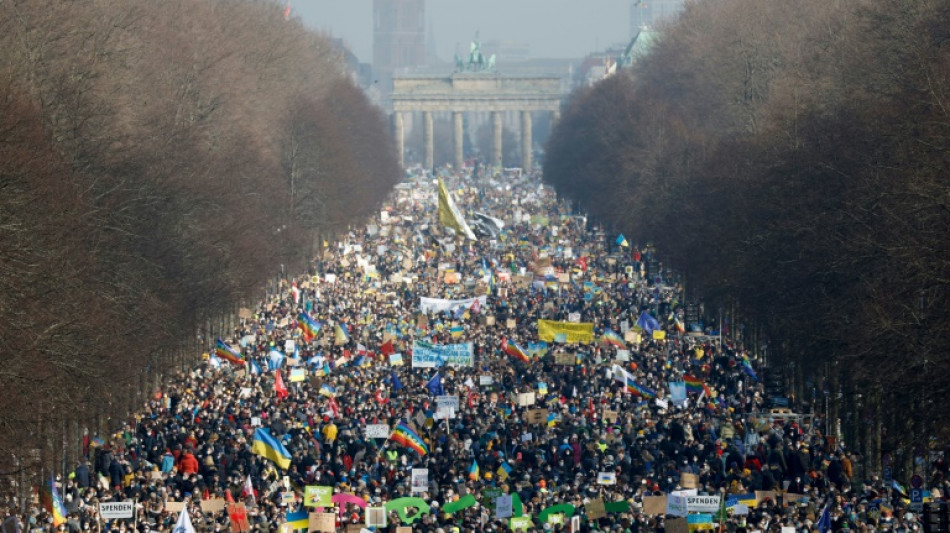 Mindestens 100.000 Menschen bei Friedensdemonstration in Berlin