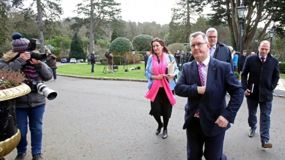 El primer ministro brit&aacute;nico busca en Irlanda del Norte la aceptaci&oacute;n de un posible acuerdo