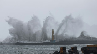 Taifun "Haikui" zieht über Taiwan hinweg