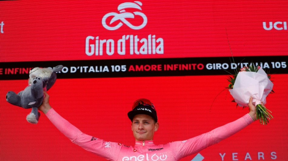 Van der Poel gana la primera etapa y es el primer l&iacute;der del Giro