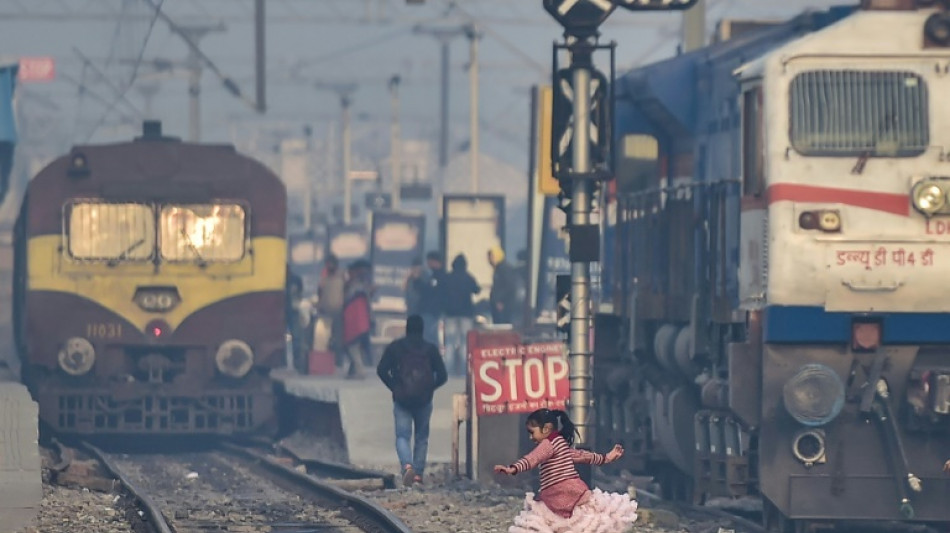 Onze pessoas morrem atropeladas por trem no oeste da &Iacute;ndia