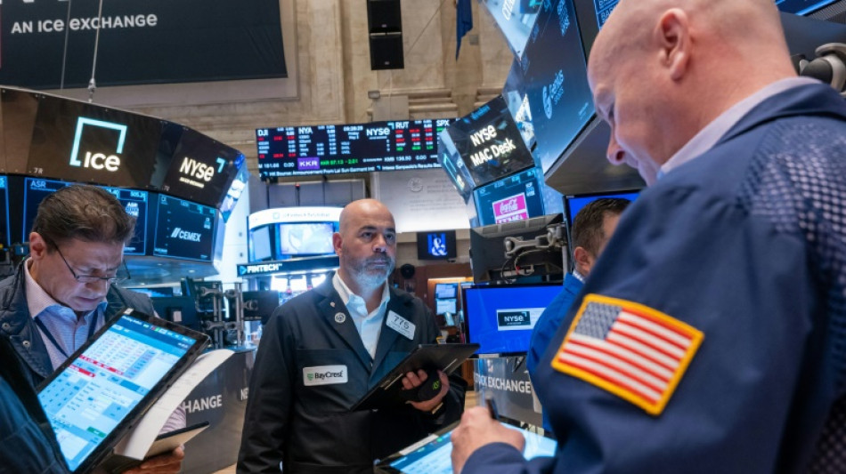 Wall Street finit en ordre dispersé, seul le Dow Jones brille