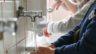 Corona-Effekt: H&auml;ndewaschen und Niesen in die Armbeuge heute selbstverst&auml;ndlich