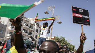 Pr&eacute;sidentielle au S&eacute;n&eacute;gal: 15 candidats accusent le pr&eacute;sident Sall de tra&icirc;ner les pieds