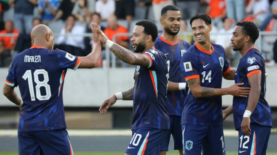 Pa&iacute;ses Baixos vencem Litu&acirc;nia e Depay se torna maior artilheiro da hist&oacute;ria de sua sele&ccedil;&atilde;o