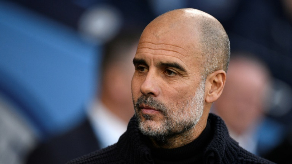 Manchester City amea&ccedil;a lideran&ccedil;a de um Arsenal abalado