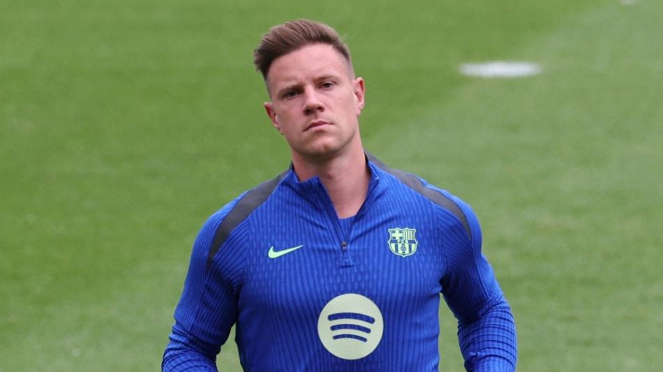 "Zur&uuml;ck an der Arbeit": Ter Stegen wieder im Torwarttraining