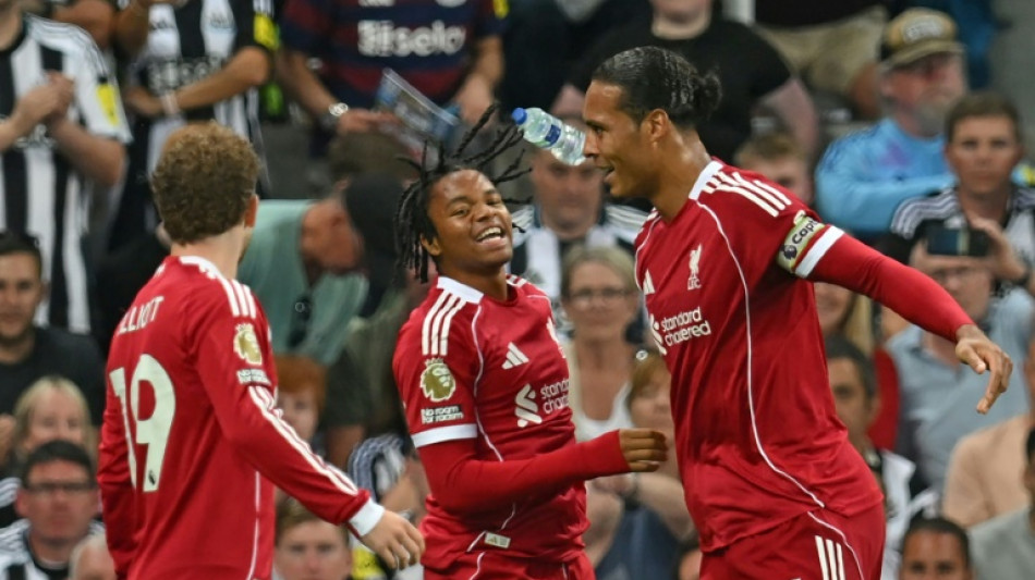 Liverpool marca nos acr&eacute;scimos e vence Newcastle no Ingl&ecirc;s