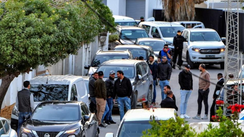 T&uacute;nez cierra las oficinas del movimiento islamoconservador Ennahdha
