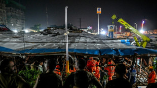 Queda de outdoor na Índia deixa 12 mortos e 60 feridos