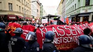 "Revolution&auml;re 1. Mai-Demonstration" in Berlin verl&auml;uft weitestgehend friedlich