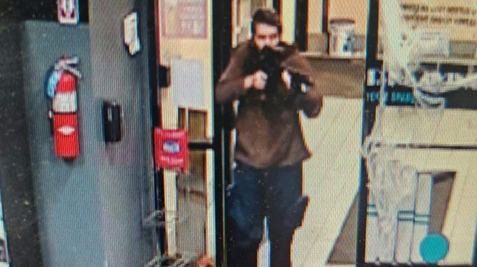 Mindestens 16 Tote bei Schusswaffenangriff in den USA - T&auml;ter auf der Flucht