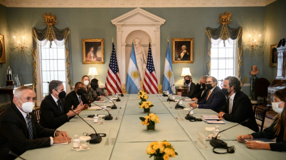EEUU apoya "una econom&iacute;a argentina vibrante", dice Blinken a Cafiero
