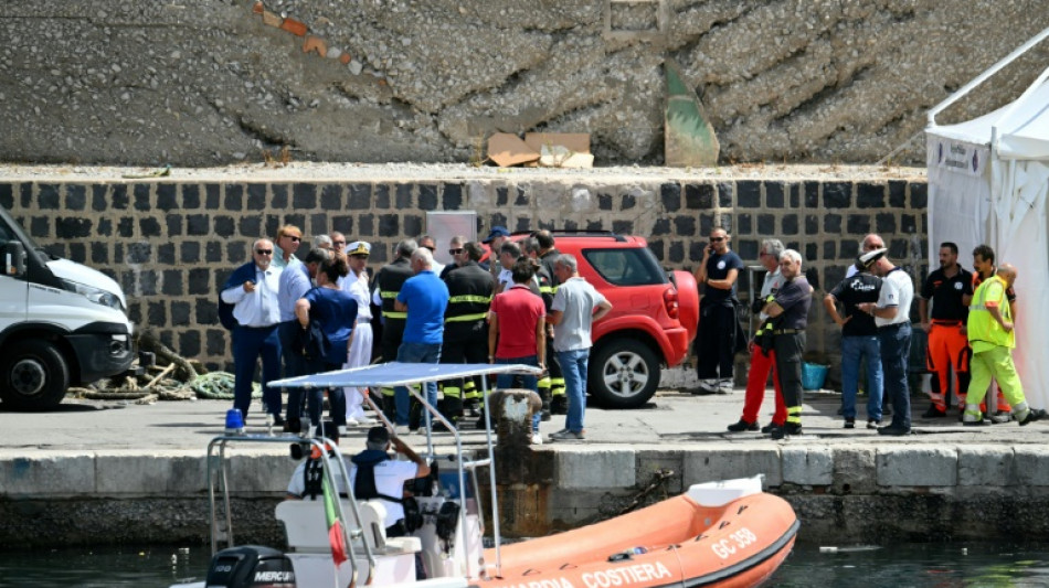 Reanudan la b&uacute;squeda en Sicilia tras el naufragio del velero con ejecutivos desaparecidos
