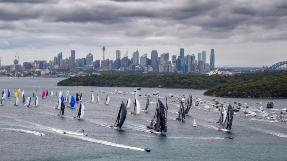 Voile: la flotte de la Sydney-Hobert s'&eacute;lance avec un hommage aux victimes de Bondi