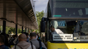 Le car, l'une des derni&egrave;res options pour quitter le B&eacute;larus