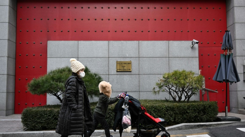 China suspende la exenci&oacute;n de visado para los viajeros en transito de Jap&oacute;n y Corea del Sur