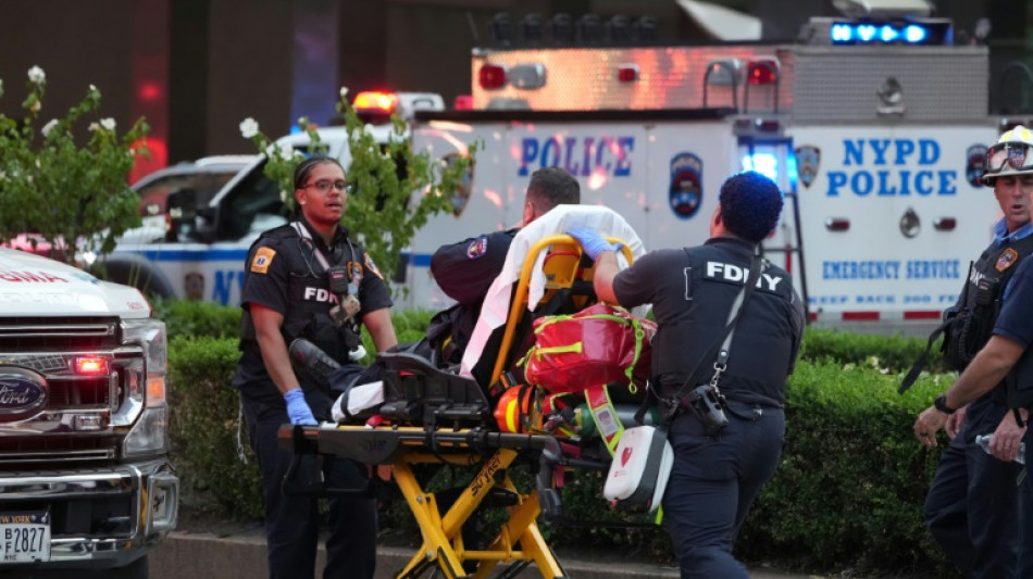 Homem mata quatro pessoas a tiros em edif&iacute;cio de Nova York