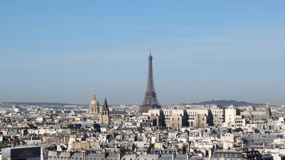 Il Pil francese sale meno delle stime (+0,9%), inflazione +2,4%