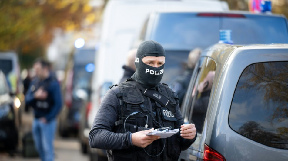 Durchsuchungen gegen Waffenhandel in Bayern: Zoll findet mehr als 30 Schusswaffen
