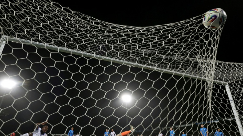 Equipe de France: Nkunku et Mateta sauvent les meubles