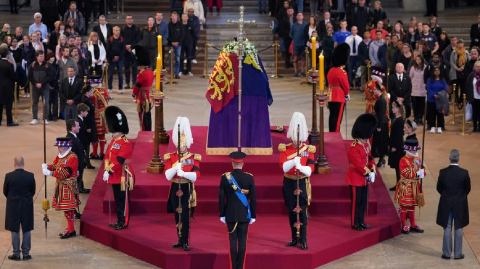 El Reino Unido observa un minuto de silencio en recuerdo de la difunta Isabel II